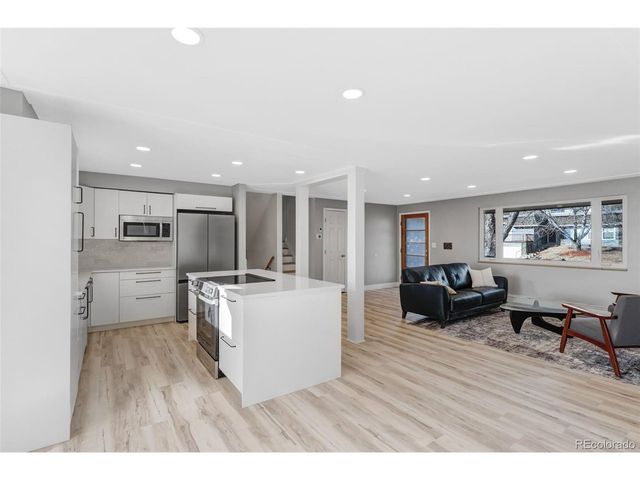 960 S Arbutus St, Lakewood, CO 80228