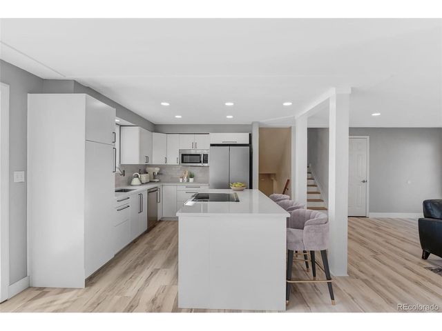 960 S Arbutus St, Lakewood, CO 80228