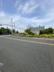 1 Ranch Lane, Levittown, NY 11756