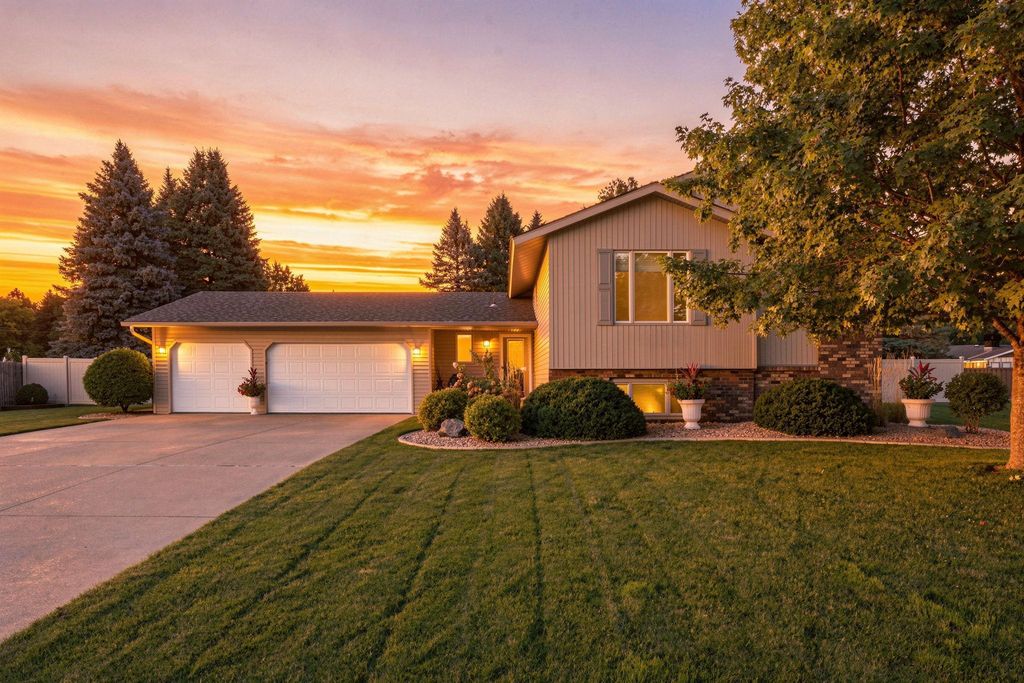 4760 Larson Road, Shoreview, MN 55126 — exterior
