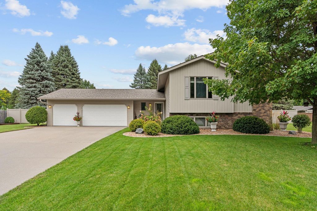 4760 Larson Road, Shoreview, MN 55126 — photo 2