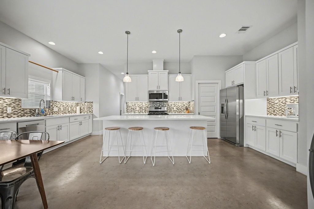 6700 Canal ST, Austin, TX 78741