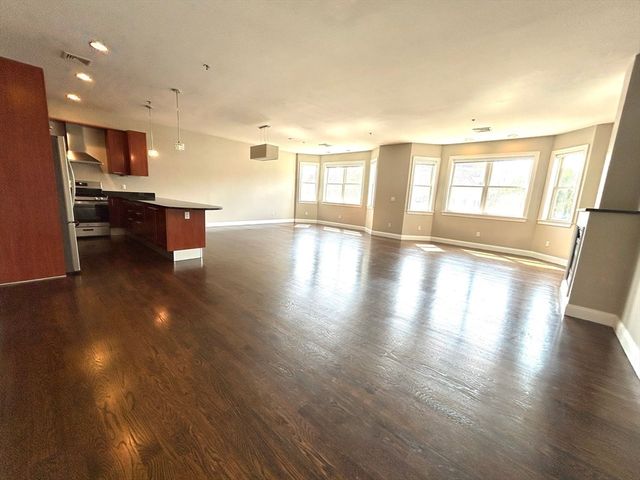 75-83 Boylston St R3, Brookline, MA 02445