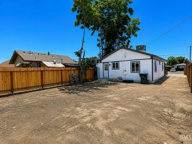 1006 6th Street, Bakersfield, CA 93304