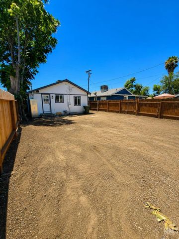 1006 6th Street, Bakersfield, CA 93304