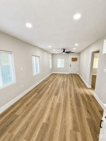 1006 6th Street, Bakersfield, CA 93304