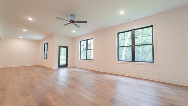 161 N Winterberry Drive, Valparaiso, IN 46385