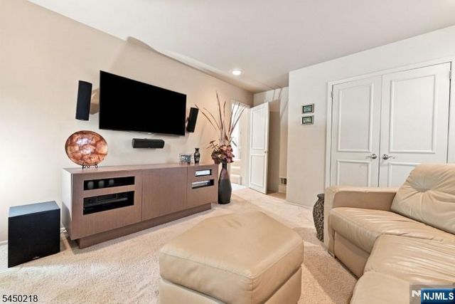 18 Druid Hill Drive, Par-troy Hills Twp., NJ 07054