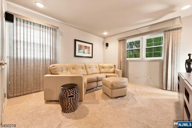 18 Druid Hill Drive, Par-troy Hills Twp., NJ 07054