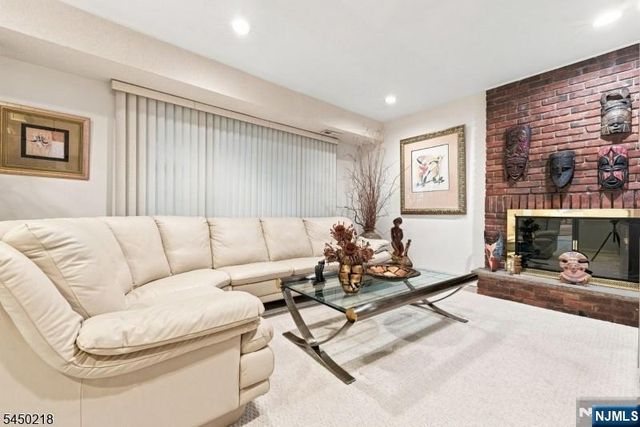 18 Druid Hill Drive, Par-troy Hills Twp., NJ 07054
