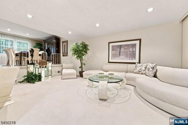 18 Druid Hill Drive, Par-troy Hills Twp., NJ 07054