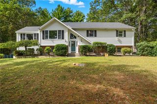 50 Isle Of Capri Road, Coventry, RI 02816