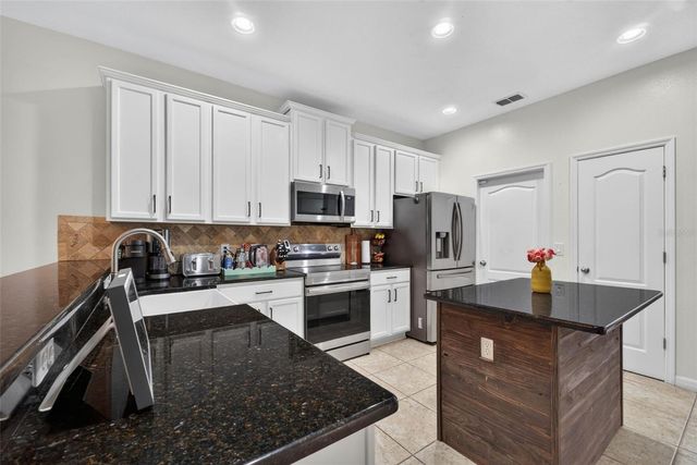 810 WOODS LANDING DRIVE, Minneola, FL 34715