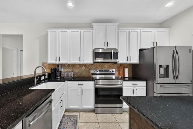 810 WOODS LANDING DRIVE, Minneola, FL 34715