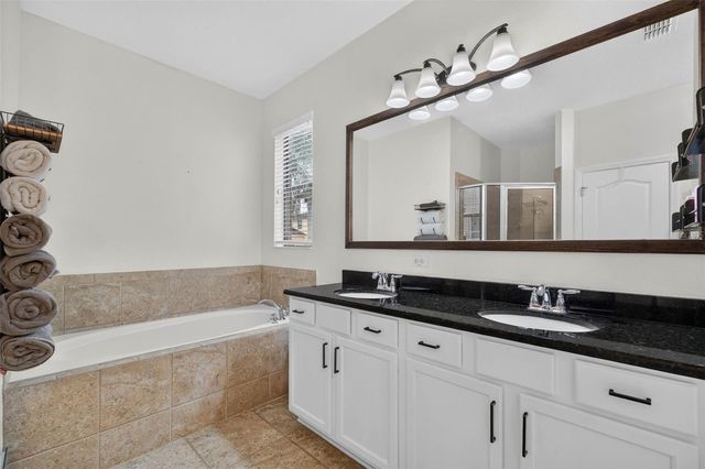 810 WOODS LANDING DRIVE, Minneola, FL 34715