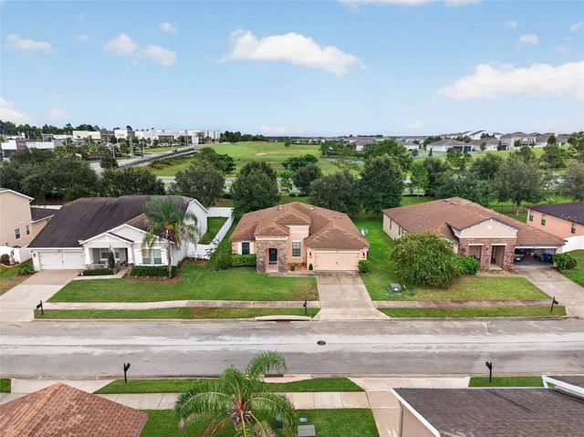810 WOODS LANDING DRIVE, Minneola, FL 34715