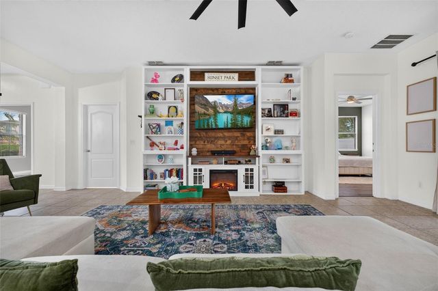 810 WOODS LANDING DRIVE, Minneola, FL 34715