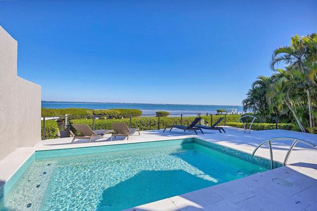 3540 MISTLETOE LANE, Longboat Key, FL 34228
