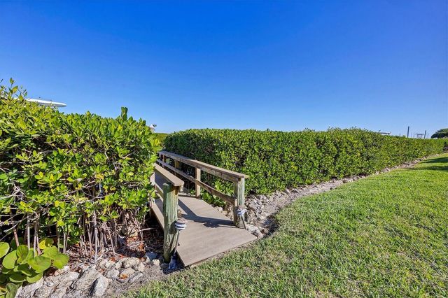 3540 MISTLETOE LANE, Longboat Key, FL 34228