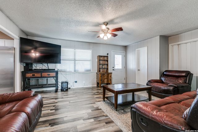 501 Green St., Poth, TX 78147