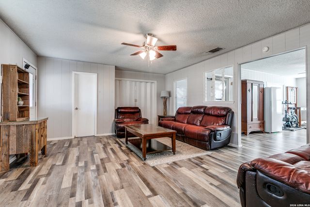 501 Green St., Poth, TX 78147