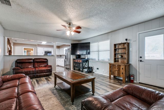 501 Green St., Poth, TX 78147