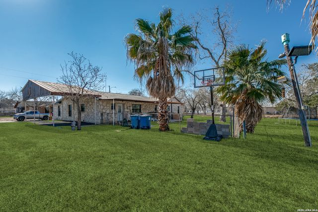 501 Green St., Poth, TX 78147