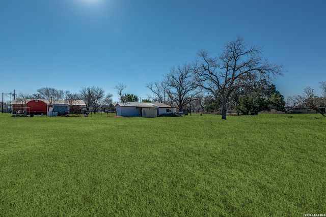 501 Green St., Poth, TX 78147