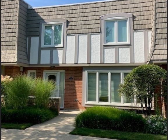 1475 Avignon Court, Highland Park, IL 60035