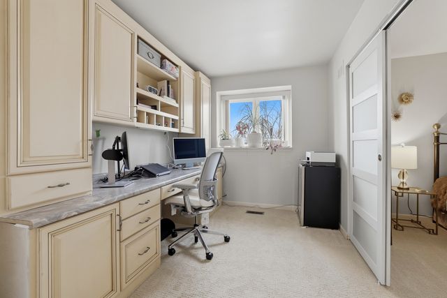 1475 Avignon Court, Highland Park, IL 60035