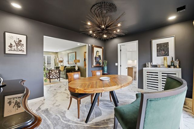 1475 Avignon Court, Highland Park, IL 60035