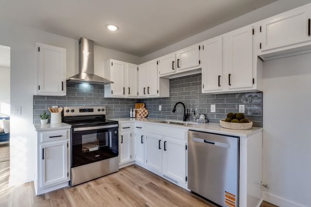 2415 E Evanston St, Park City, KS 67219