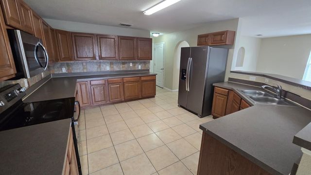 1052 BRENTON LEAF DRIVE, Ruskin, FL 33570