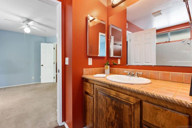 2435 Heatherwood Ct, Escondido, CA 92026