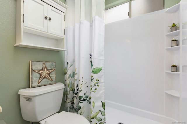 2435 Heatherwood Ct, Escondido, CA 92026