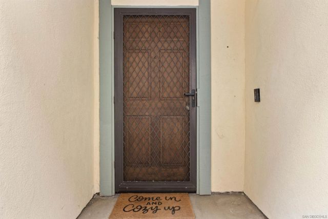 2435 Heatherwood Ct, Escondido, CA 92026