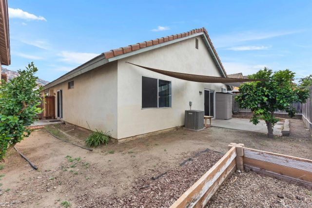 2435 Heatherwood Ct, Escondido, CA 92026