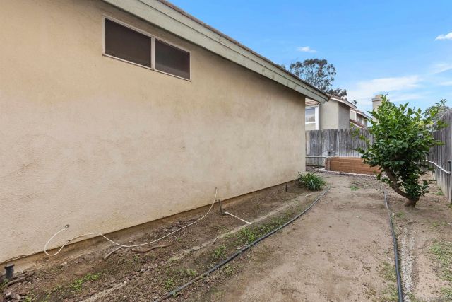 2435 Heatherwood Ct, Escondido, CA 92026