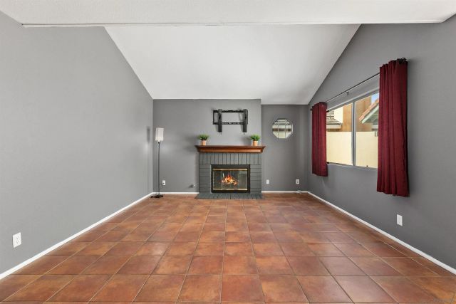 2435 Heatherwood Ct, Escondido, CA 92026