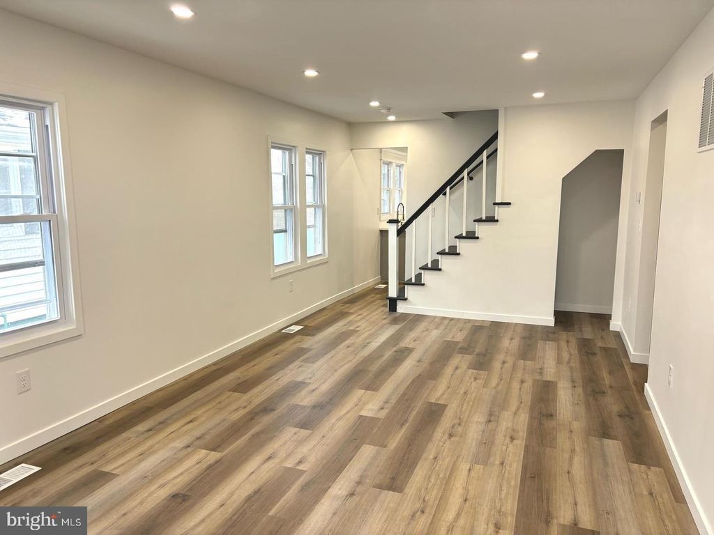 1019 S BROADWAY, Pennsville, NJ 08070