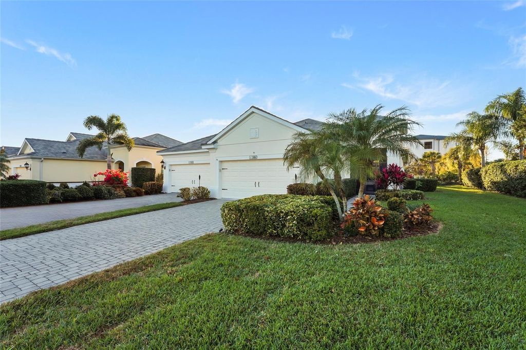 Image 2 of property listing at 1806 LAKE GEORGE COVE, Bradenton, FL 34211