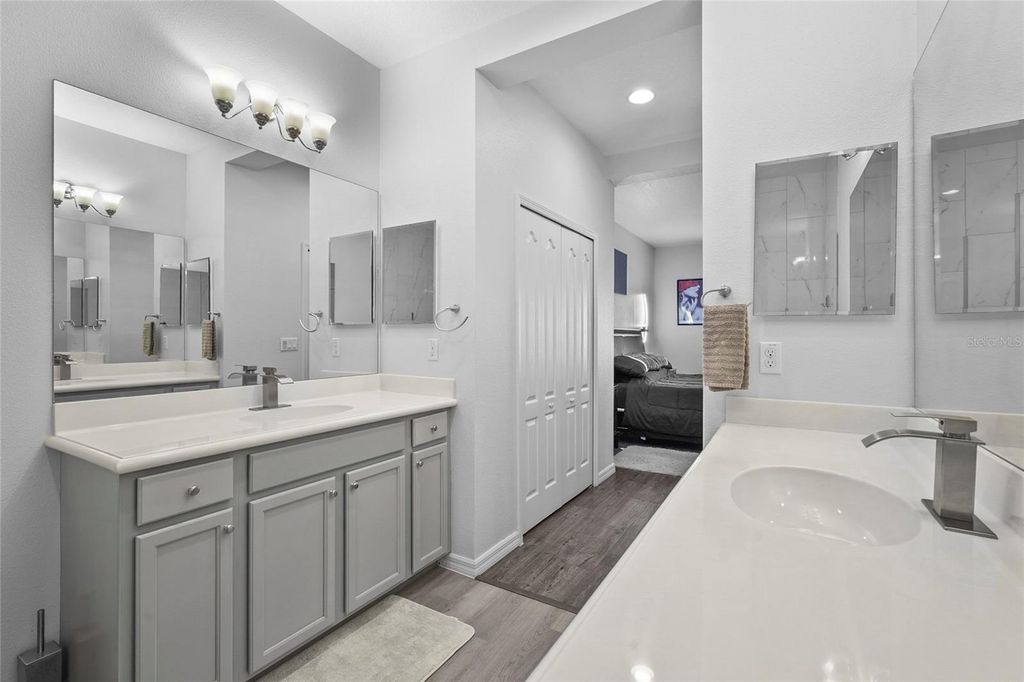 Image 30 of property listing at 1806 LAKE GEORGE COVE, Bradenton, FL 34211