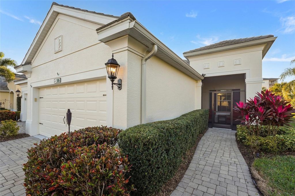 Image 4 of property listing at 1806 LAKE GEORGE COVE, Bradenton, FL 34211