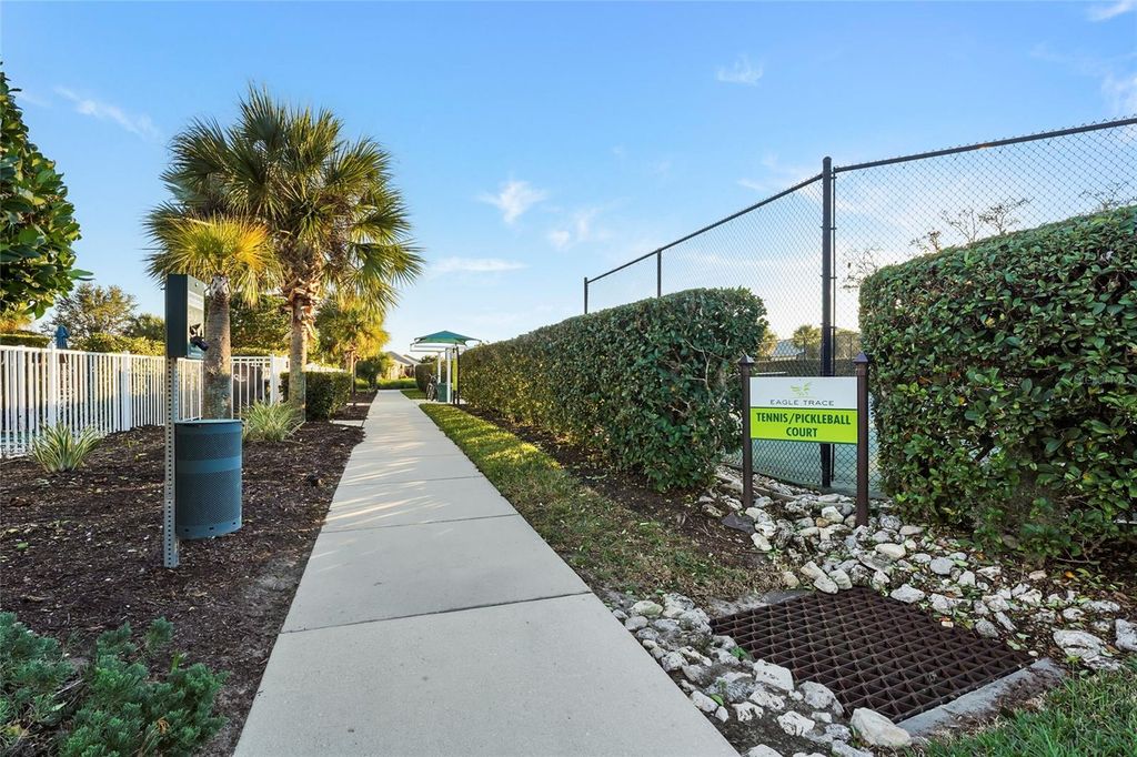 Image 59 of property listing at 1806 LAKE GEORGE COVE, Bradenton, FL 34211