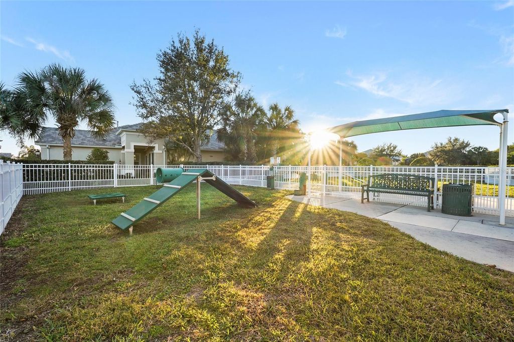 Image 65 of property listing at 1806 LAKE GEORGE COVE, Bradenton, FL 34211