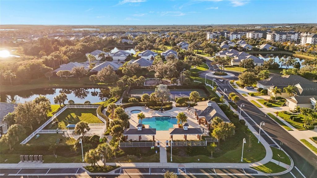 Image 72 of property listing at 1806 LAKE GEORGE COVE, Bradenton, FL 34211