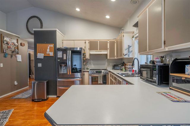 922 Hopkins Road, Central Point, OR 97502