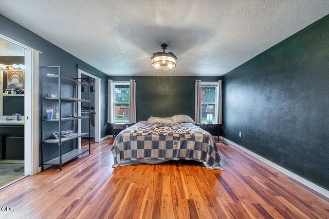 922 Hopkins Road, Central Point, OR 97502