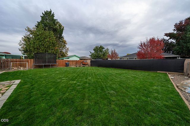 922 Hopkins Road, Central Point, OR 97502