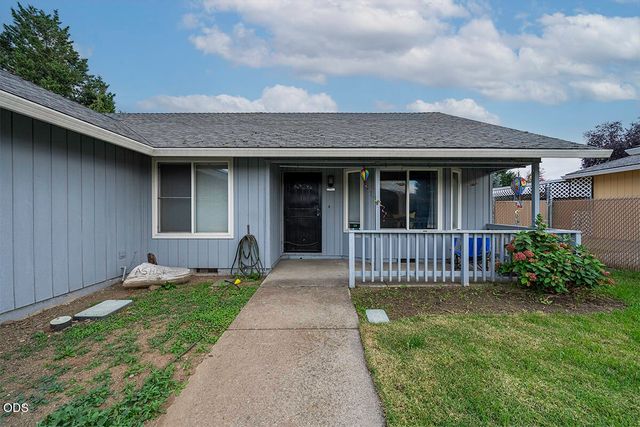 922 Hopkins Road, Central Point, OR 97502